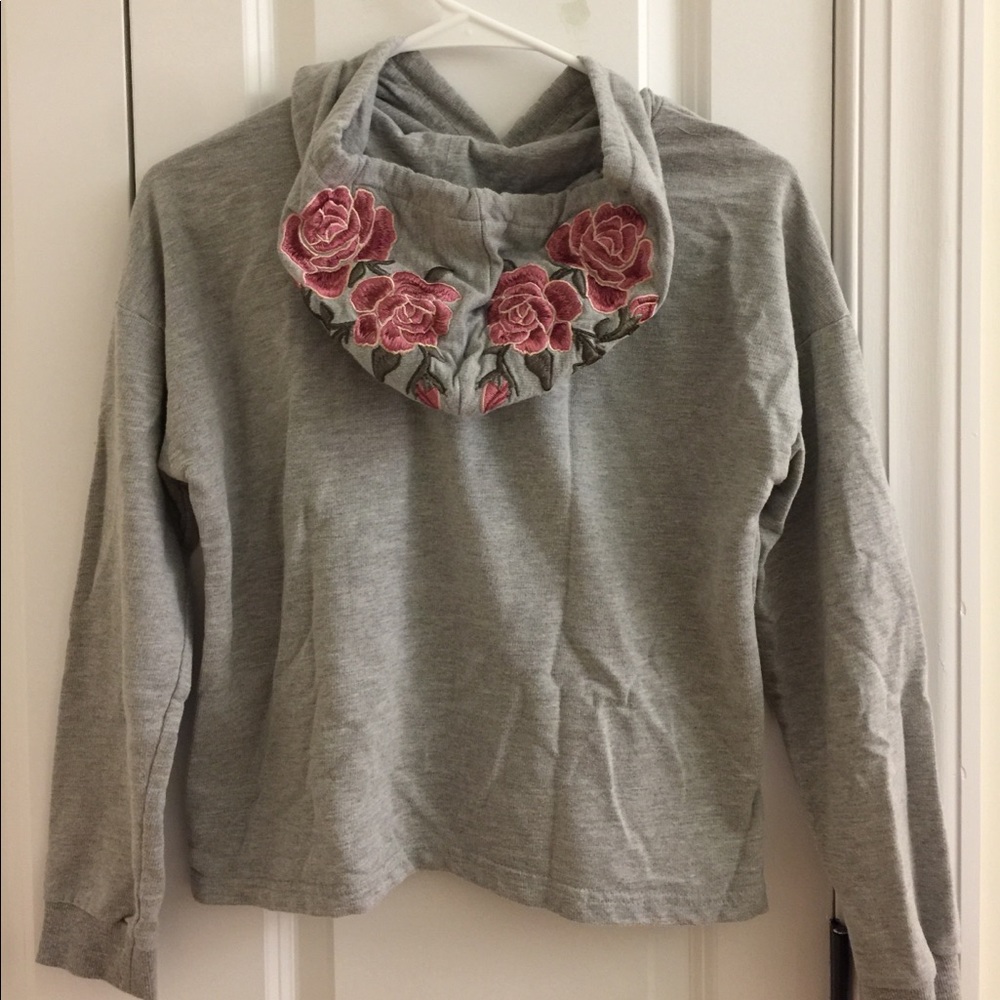 Grey cropped hoodie with flower decals on hood